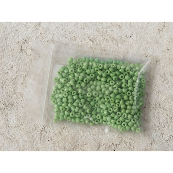 Seed Beads, Glass, 3mm, 8/0, opaque lime green, 10g bag