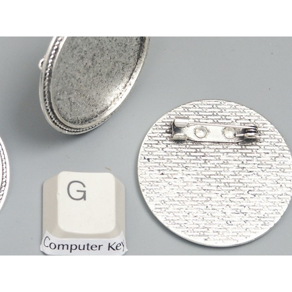 30mm round bezel setting, with Brooch pin, vintage style, ant. silver