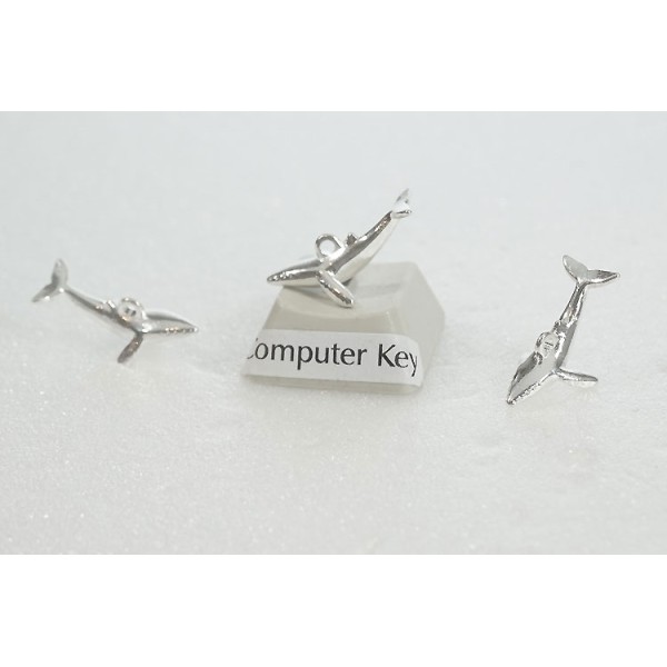 Tiny whale charm, 17mm, silver plate