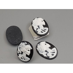 25x18mm Black with White Lolita skeleton cameo