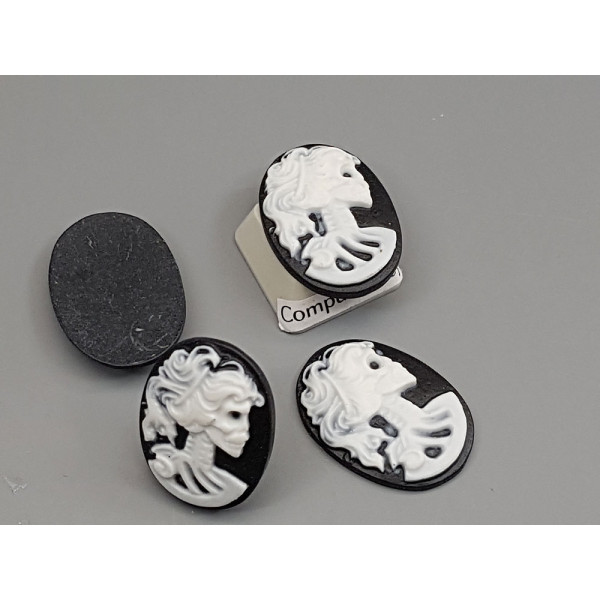 25x18mm Black with White Lolita skeleton cameo