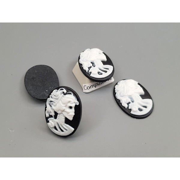 25x18mm Black with White Lolita skeleton cameo