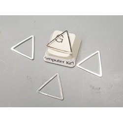 Triangle link connectors, closed no join, 15x13x0.8mm, per 50