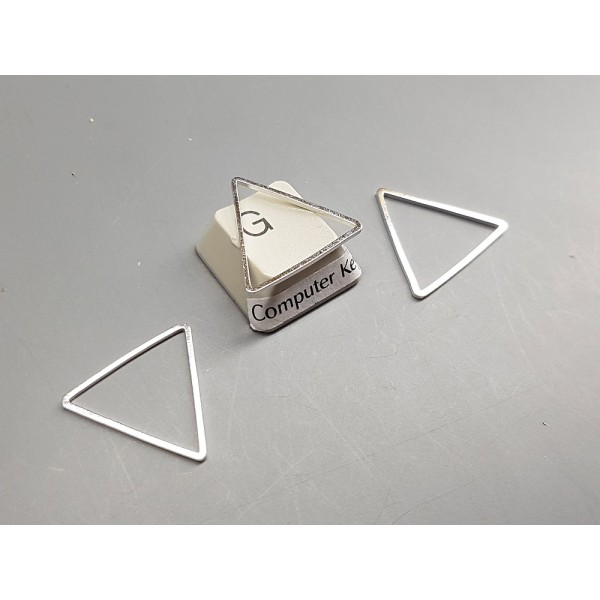 Triangle link connectors, closed no join, 20x17.5x0.8mm, per 50