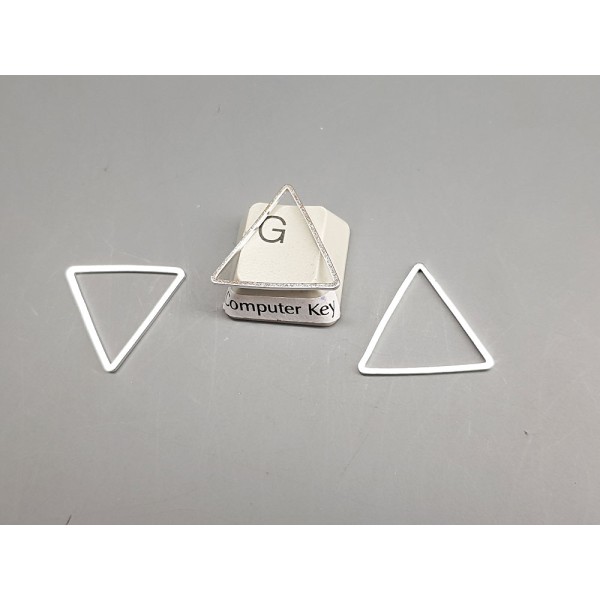 Triangle link connectors, closed no join, 20x17.5x0.8mm, per 50