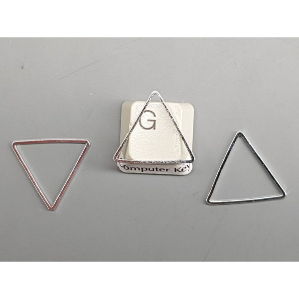 Triangle link connectors, closed no join, 20x17.5x0.8mm, per 50