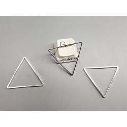 Triangle link connectors, closed no join, 27x23.5x0.8mm, per 50