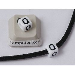 Plastic Letter Bead - Q