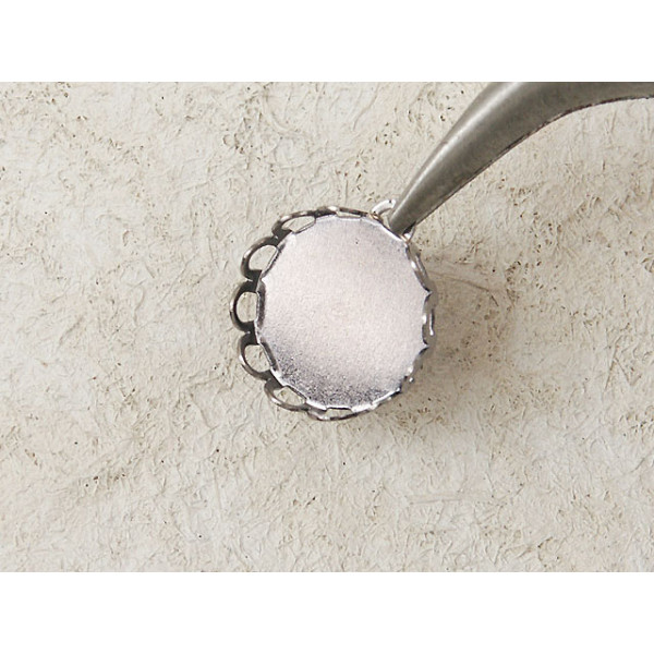 12mm Filigree edge bezel setting, black plate, each