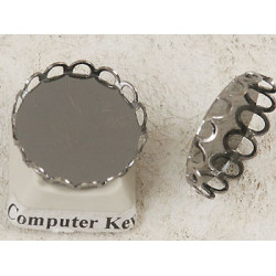 18mm Filigree edge bezel setting, black plate