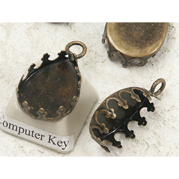 18x13mm Teardrop Crown edge setting