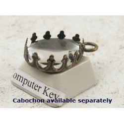 18x13mm Teardrop Crown edge setting