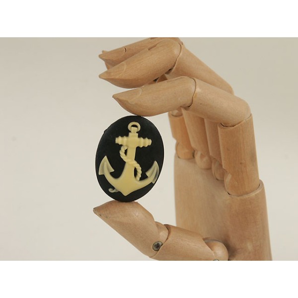 40x30mm Black with Ivory Anchor portrait cameo, budget