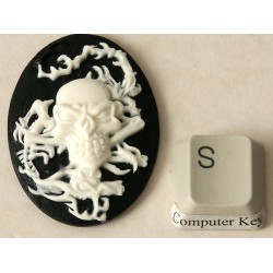 40x30mm Black with White Ninja Dragon Skull portrait cameo