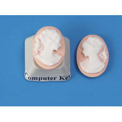 18x13mm Left/Right Peach with White Lady cameos, pair