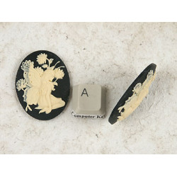 40x30mm Black with Ivory Woodland Fairy Cameo