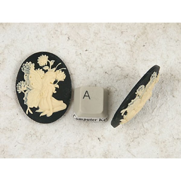 40x30mm Black with Ivory Woodland Fairy Cameo