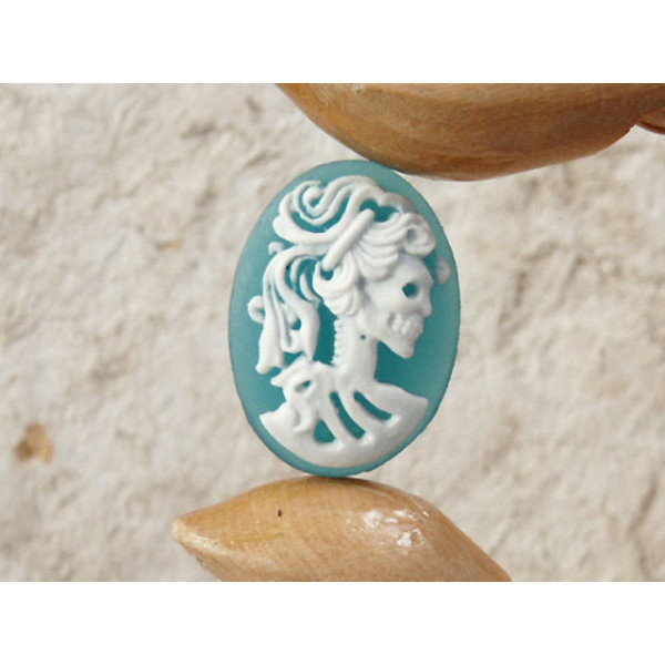 25x18mm Teal with White Lolita lady skeleton cameo