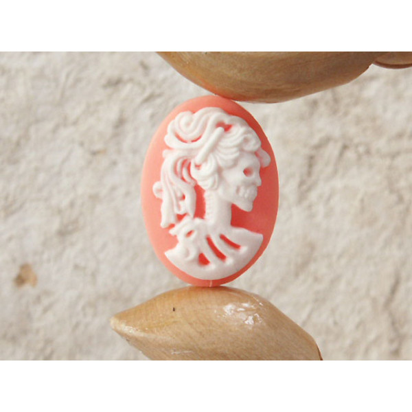 25x18mm Hot Pink with White Lolita lady skeleton cameo