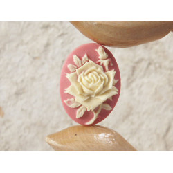 25x18mm Hot Pink with Ivory Rose cameo