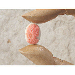 18x13mm White with bright Pink Lolita skeleton cameo