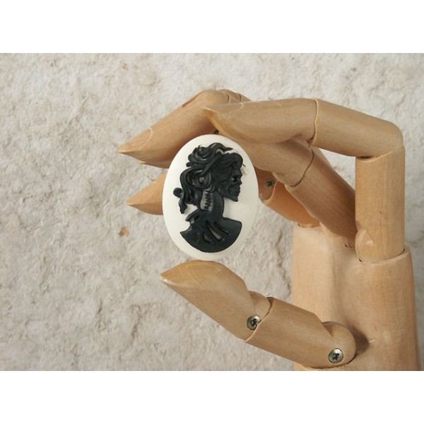 40x30mm White with Black Lolita lady skeleton portrait cameo
