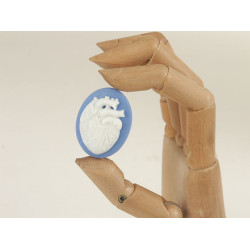40x30mm Blue with White Anatomical Heart cameo