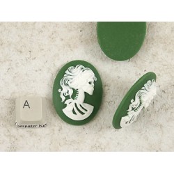 40x30mm Green with White Lolita skeleton cameo