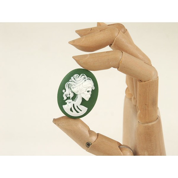 40x30mm Green with White Lolita skeleton cameo