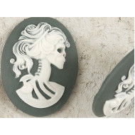 40x30mm Grey with White Lolita skeleton cameo