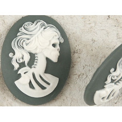 40x30mm Grey with White Lolita skeleton cameo