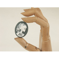 40x30mm Grey with White Lolita skeleton cameo