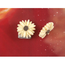 27mm lge Daisy flower cabochon, Ivory, bag of 10