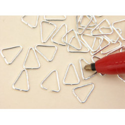 Jump rings, triangle, 6.7x5.3mm, fine, silver plate, per 100