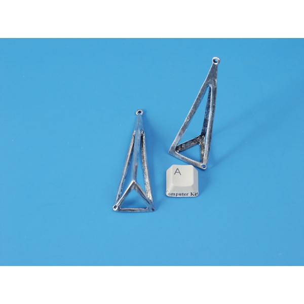 Pendant connector, triangle, 70mm, NF antiqued silver