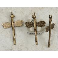 Cute antiqued bronze dragonfly 38x25mm