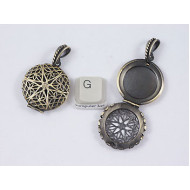 Filigree locket, antique bronze 27mm