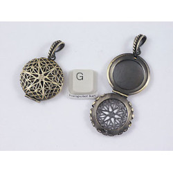 Filigree locket, antique bronze 27mm