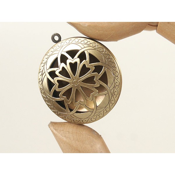 Filigree locket, antique bronze 32mm rennaissance steampunk style