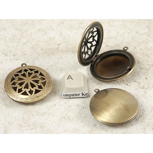 Filigree locket, antique bronze 32mm rennaissance steampunk style