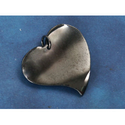 Curly Mod Heart pendant, 23x32mm, gunmetal black
