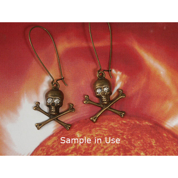 Skull and crossbones, antiqued bronze, 24x21mm