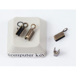 BULK PACK 100 Fold-over Ends, 1.7mm, NF ant. Brass plate, bag of 100