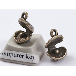 Shell with Pearl charm, ant. bronze