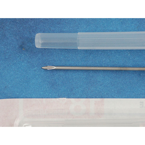 Syringe needles, sharp end, 18 gauge, hypodermic needle, pack of 5