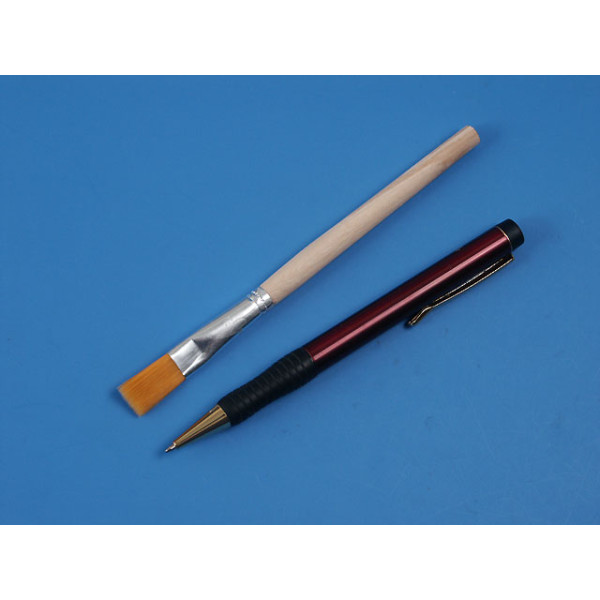 Paintbrush, flat end, 11mm wide, ideal for glue etc