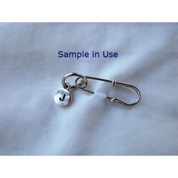 DISCOUNT: Mini Kilt Pin style Brooch, 28mm, nickel free nickel colour
